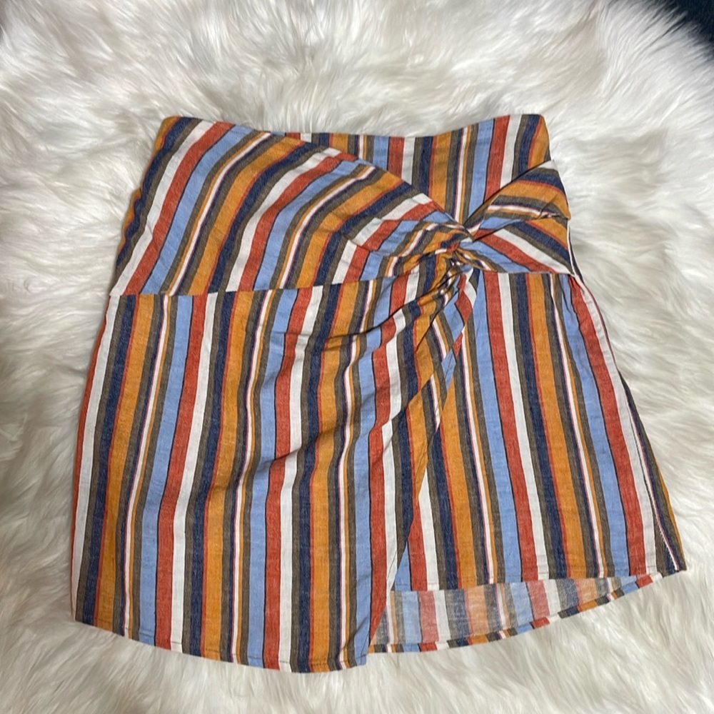 #0074 Three Bird Nest- Cotton Summer Striped Mini Accent Tie Front-M